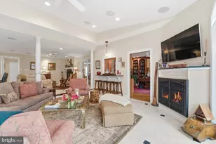 304 Chesapeake Dr, Great Falls, VA 22066 - Photo 22