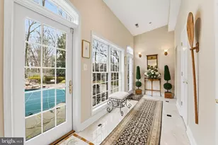 304 Chesapeake Dr, Great Falls, VA 22066 - Photo 18