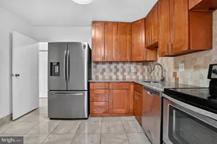 9718 Kingsbridge Dr, Fairfax, VA 22031 - Photo 4