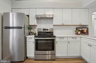 3403 Lakeside View Dr, Falls Church, VA 22041 - Photo 12