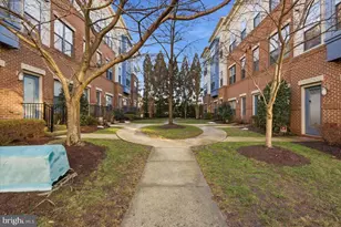 12183 Waveland St, Fairfax, VA 22033 - Photo 2