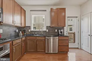 12183 Waveland St, Fairfax, VA 22033 - Photo 14