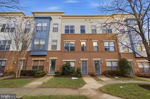 12183 Waveland St, Fairfax, VA 22033 - Photo 2