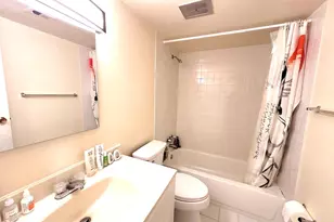 9800 Kingsbridge Dr, Fairfax, VA 22031 - Photo 20