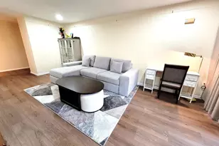 9800 Kingsbridge Dr, Fairfax, VA 22031 - Photo 6