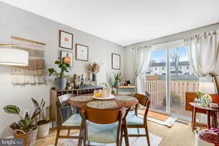 14403 Black Horse Ct, Centreville, VA 20120 - Photo 8