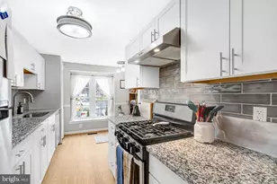 14403 Black Horse Ct, Centreville, VA 20120 - Photo 12