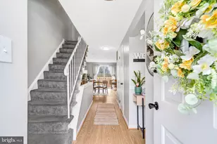 14403 Black Horse Ct, Centreville, VA 20120 - Photo 4