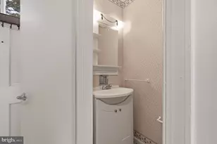 6149 Strasburg Dr, Centreville, VA 20121 - Photo 6