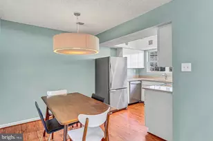 12106 Greenway Ct, Fairfax, VA 22033 - Photo 16