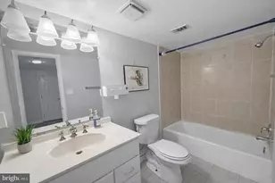 12106 Greenway Ct, Fairfax, VA 22033 - Photo 18