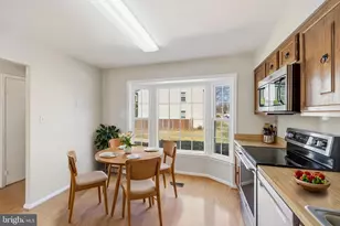 5539 Ridgeton Hill Ct, Fairfax, VA 22032 - Photo 6