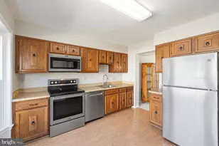 5539 Ridgeton Hill Ct, Fairfax, VA 22032 - Photo 4