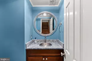 10441 Carriagepark Ct, Fairfax, VA 22032 - Photo 12