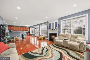 8717 Flowering Dogwood Ln, Lorton, VA 22079 - Photo 10