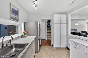 11519 Links Dr, Reston, VA 20190 - Photo 2