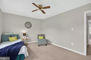 14434 Four Chimney Dr, Centreville, VA 20120 - Photo 16