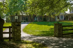 1017 Windswept Dr, Great Falls, VA 22066 - Photo 4