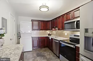 8340 Greensboro Dr, McLean, VA 22102 - Photo 10