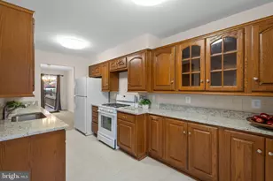 14831 Hoxton Square, Centreville, VA 20120 - Photo 16