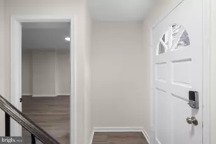 14831 Hoxton Square, Centreville, VA 20120 - Photo 4