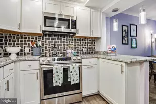 7621 Provincial Dr, McLean, VA 22102 - Photo 6