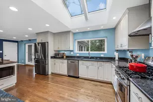 6402 Crosswoods Dr, Falls Church, VA 22044 - Photo 4