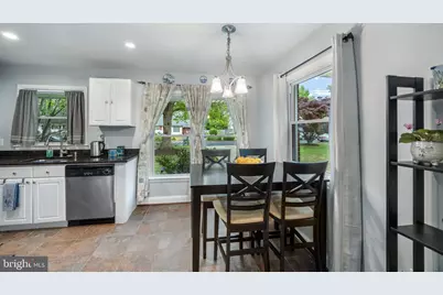 6004 Brookview Drive, Alexandria, VA 22310 - Photo 16
