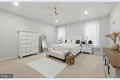 13506 Innovation Station Loop #2B, Herndon, VA 20171 - Photo 4