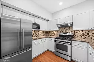 2111 Highcourt Ln, Herndon, VA 20170 - Photo 12