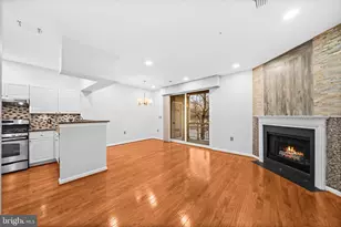 2111 Highcourt Ln, Herndon, VA 20170 - Photo 2