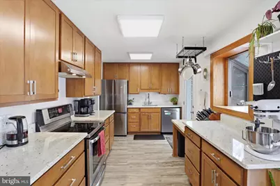 3908 Longstreet Court, Annandale, VA 22003 - Photo 6