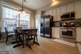 11443 Fogarty Ct, Fairfax, VA 22030 - Photo 4