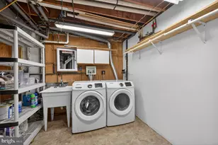 5624 Kirkham Ct, Springfield, VA 22151 - Photo 32