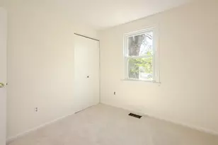 2658 Fanieul Hall Ct, Herndon, VA 20171 - Photo 8