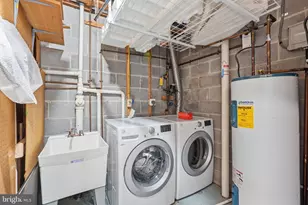 11825 Coopers Ct, Reston, VA 20191 - Photo 18