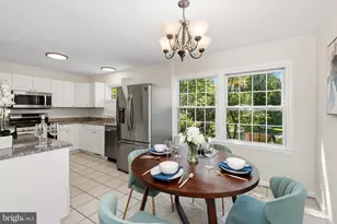 14843 Leicester Ct, Centreville, VA 20120 - Photo 16