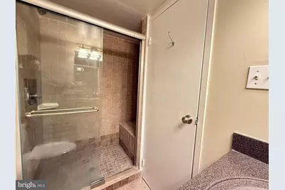 9733 Kings Crown Court #102, Fairfax, VA 22031 - Photo 10