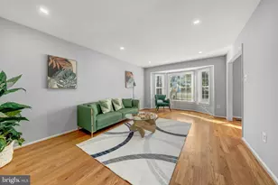 2067 Woodford Rd, Vienna, VA 22182 - Photo 10