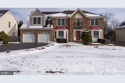 2067 Woodford Road, Vienna, VA 22182 - Photo 2