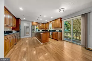 2067 Woodford Rd, Vienna, VA 22182 - Photo 20