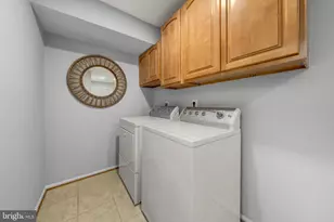 2067 Woodford Rd, Vienna, VA 22182 - Photo 32