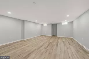 2067 Woodford Rd, Vienna, VA 22182 - Photo 54