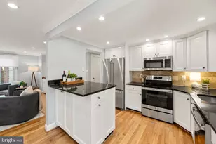 8463 Yellow Leaf Ct, Springfield, VA 22153 - Photo 12