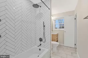 704 Alabama Dr, Herndon, VA 20170 - Photo 6