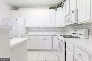 11575 Cavalier Landing Ct, Fairfax, VA 22030 - Photo 18