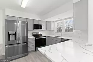 6129 Franconia Station Ln, Alexandria, VA 22310 - Photo 8