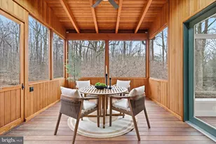 945 Hickory Run Ln, Great Falls, VA 22066 - Photo 28