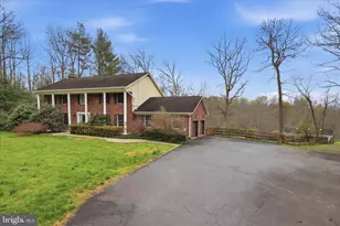 5605 Smoke Rise Ln, Fairfax Station, VA 22039 - Photo 2