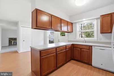 9713 Waterline Drive, Burke, VA 22015 - Photo 6